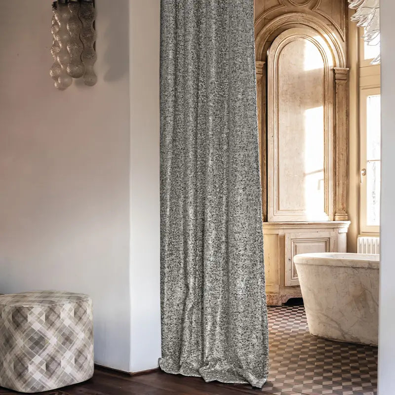 One of a Kind – edler Bouclé Jacquard Vorhang nach Maß Metallic Silber Glanz mit raffiniertem Design