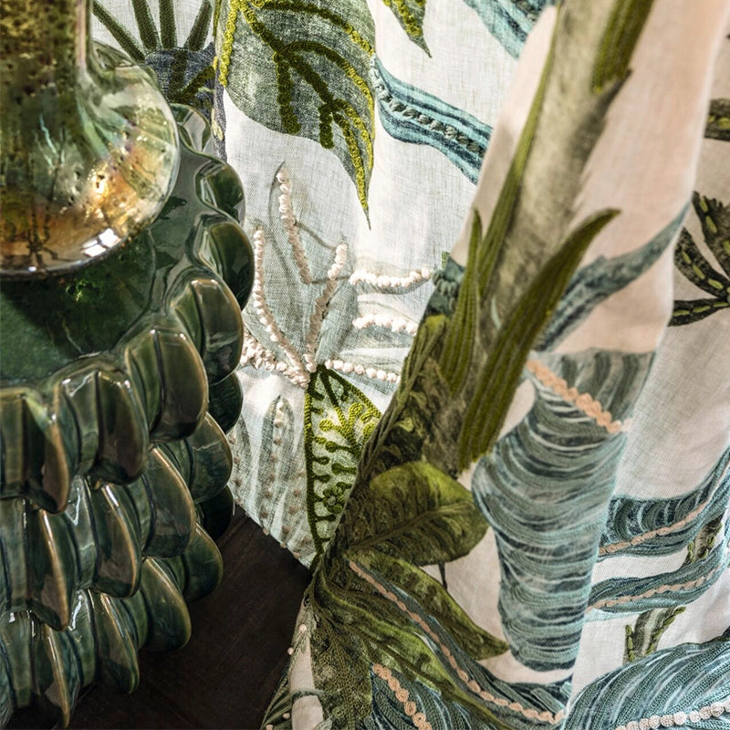 Tropical Break – exklusiver Vorhang nach Maß aus Leinen mit Palmen-Stickerei in Naturtönen