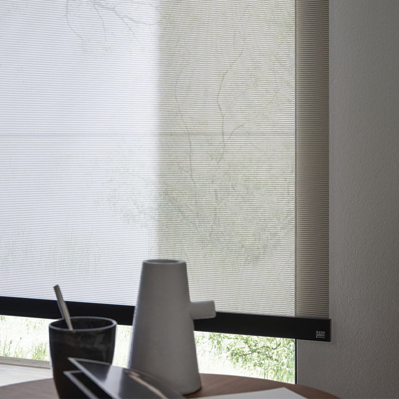 Crossroad FR – filigranes Design-Rollo nach Maß mit transparentem Streifenmuster Weiß Beige Silber Schwarz