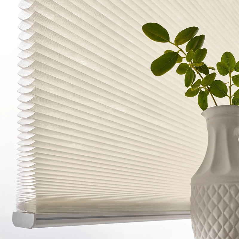 Unix – blickdichtes Duette® Wabenplissee Design nach Maß dezente Struktur in 13 Farben
