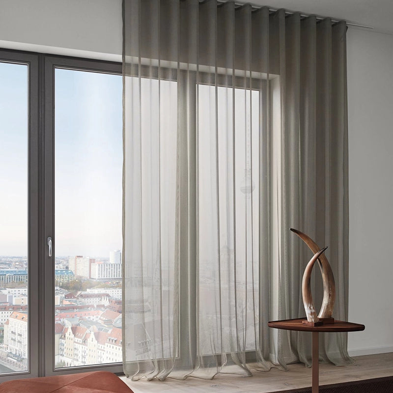 Averie – transparenter Vorhang nach Maß mit moderner dezenter Metallic-Struktur