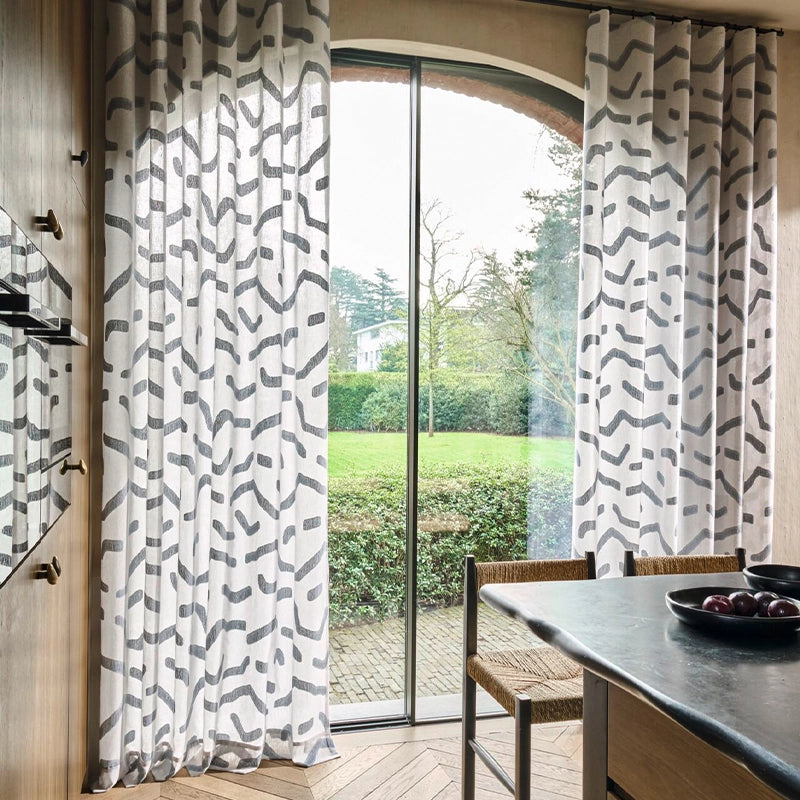 Soft Shapes – halbtransparenter Design Vorhang nach Maß mit organischem Muster Leinenanteil