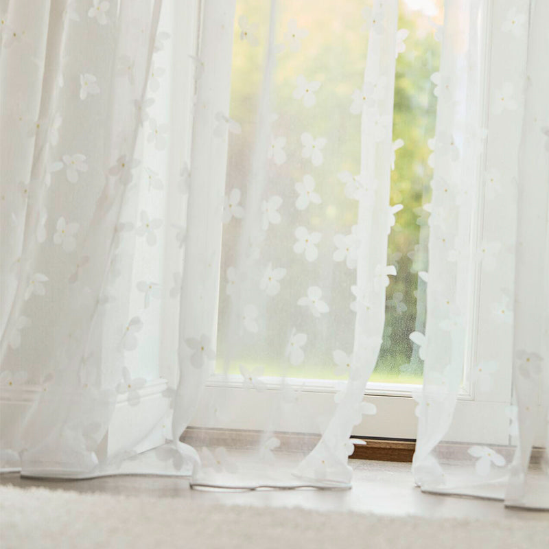 Dancing Daisy – hochwertiger transparenter Kinderzimmer-Vorhang nach Maß mit 3D-Blumen