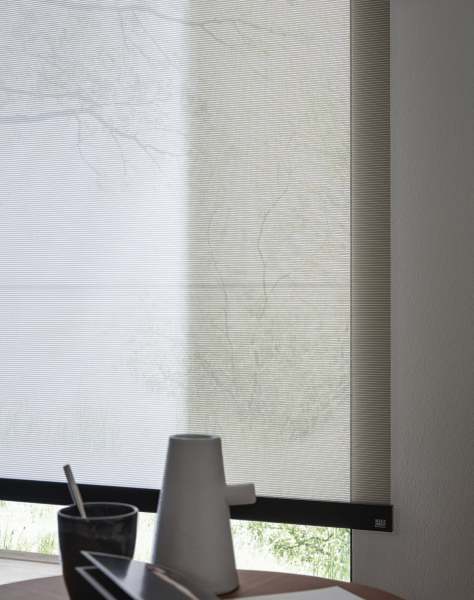Moderner Flächenvorhang Crossroad mit filigranen Streifen transparent weiß, beige, silber, schwarz
