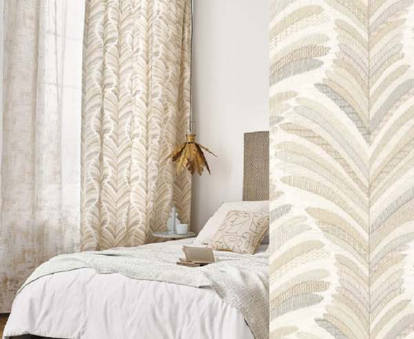 Moderner Deko Vorhang Je T´aime mit elegantem Feder Muster Design beige silber Baumwolle