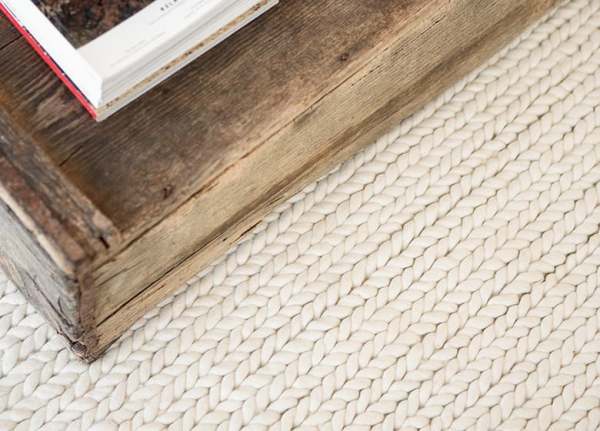 Handgewebter Design Teppich Cottage 7539 mit natürlichem Flechtmuster Wolle nach Maß by Chivasso